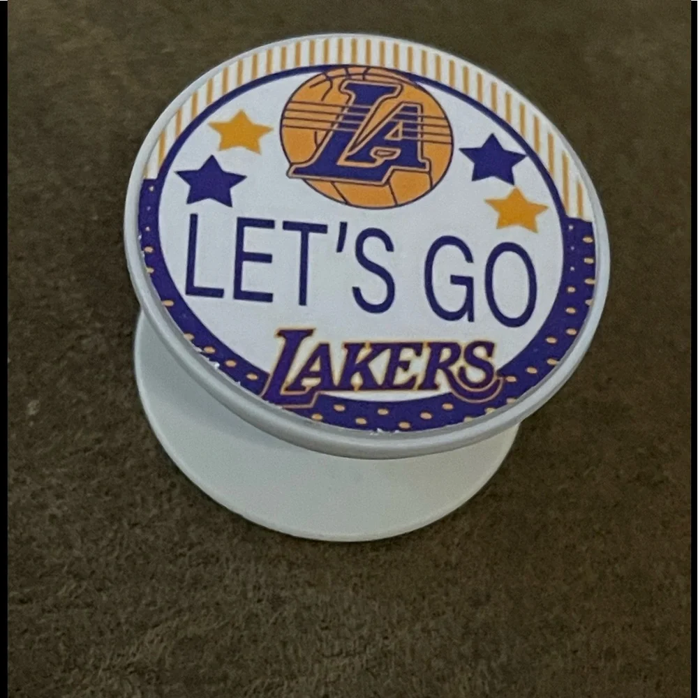 La lakers phone accessory
